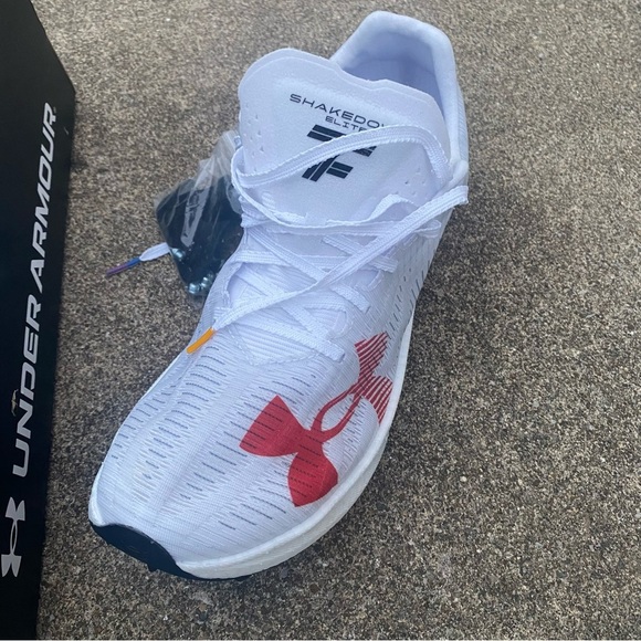 UA Shakedown Elite 3 Mid Distance
Unisex Track Spikes - Picture 4 of 14